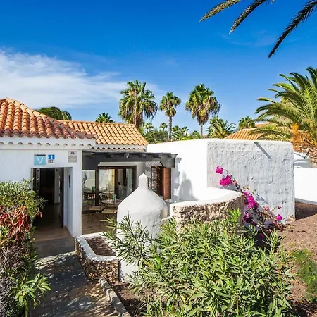 Sávila Villa *